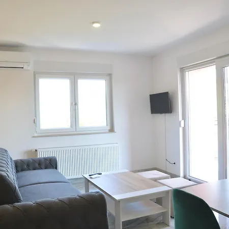 House Mara Holiday home Ruda